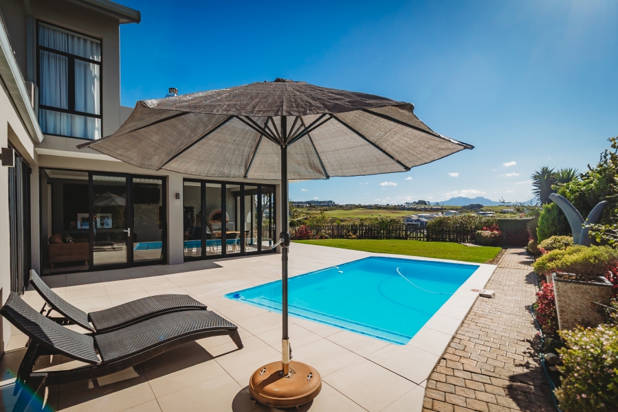 4 Bedroom Property for Sale in Herolds Bay Western Cape